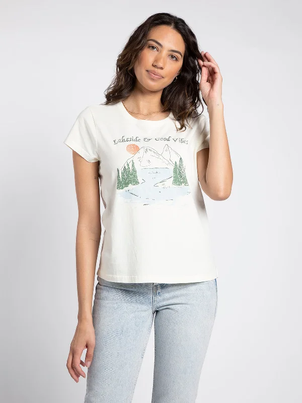 LAKESIDE VIBES TEE