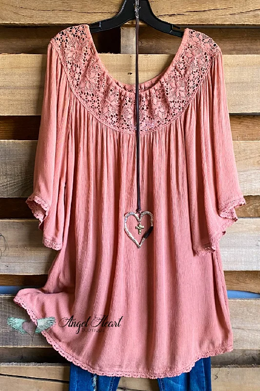 AHB EXCLUSIVE:  Feeling Free Tunic - Mauve