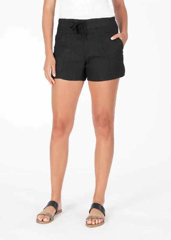 Christina Shorts In Black