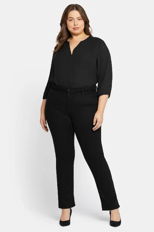 Marilyn Straight Jeans In Plus Size - Black